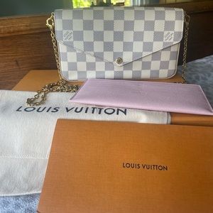 Louis Vuitton FÉLICIE POCHETTE Damier Azur